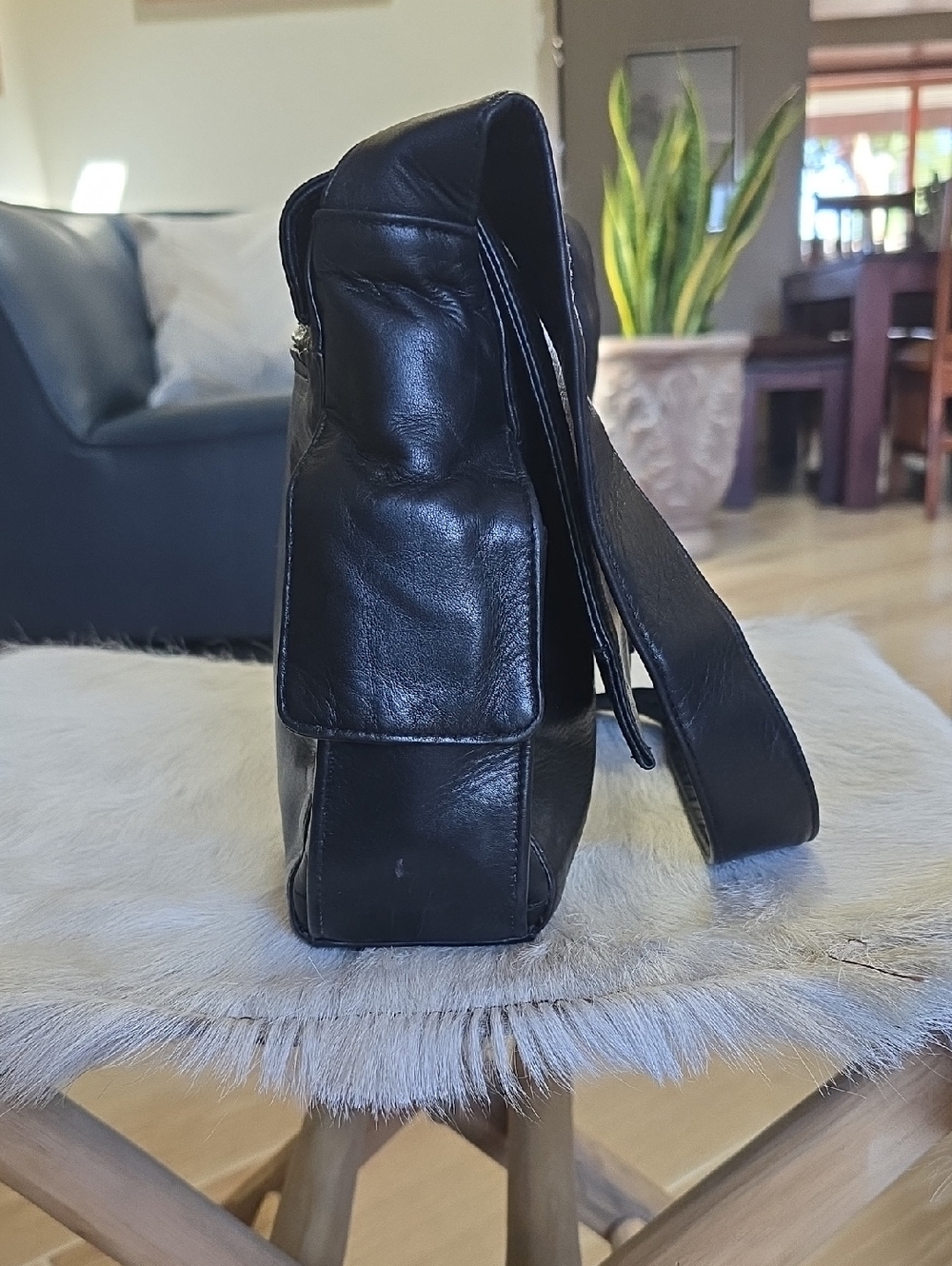 Leather Shoulder Bag - Picture 4 of 9